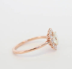 New Egg-Shaped Opal Ring in 18K Rose Gold